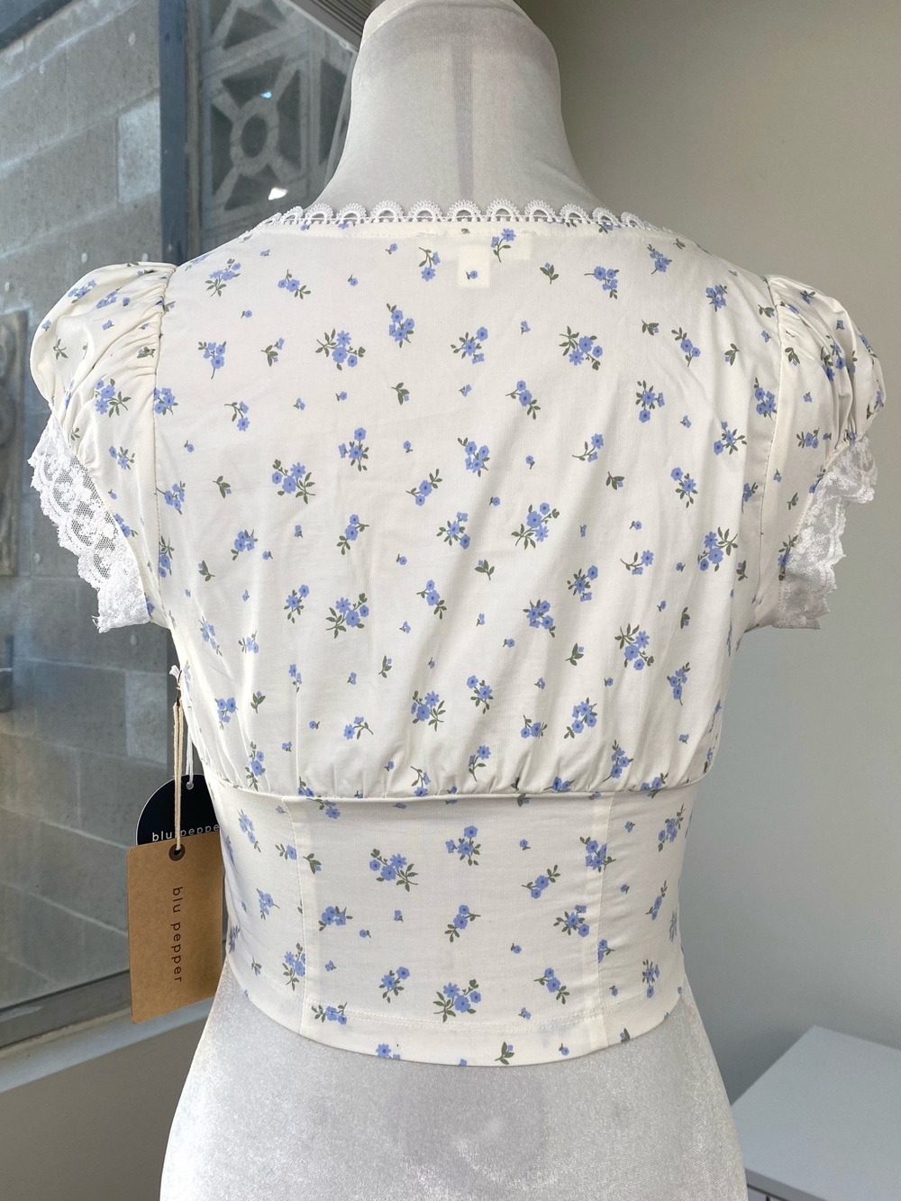 Blu Pepper NWT Floral Lace Trim Corset Crop Top Ivory Blue Size S - Picture 4 of 10